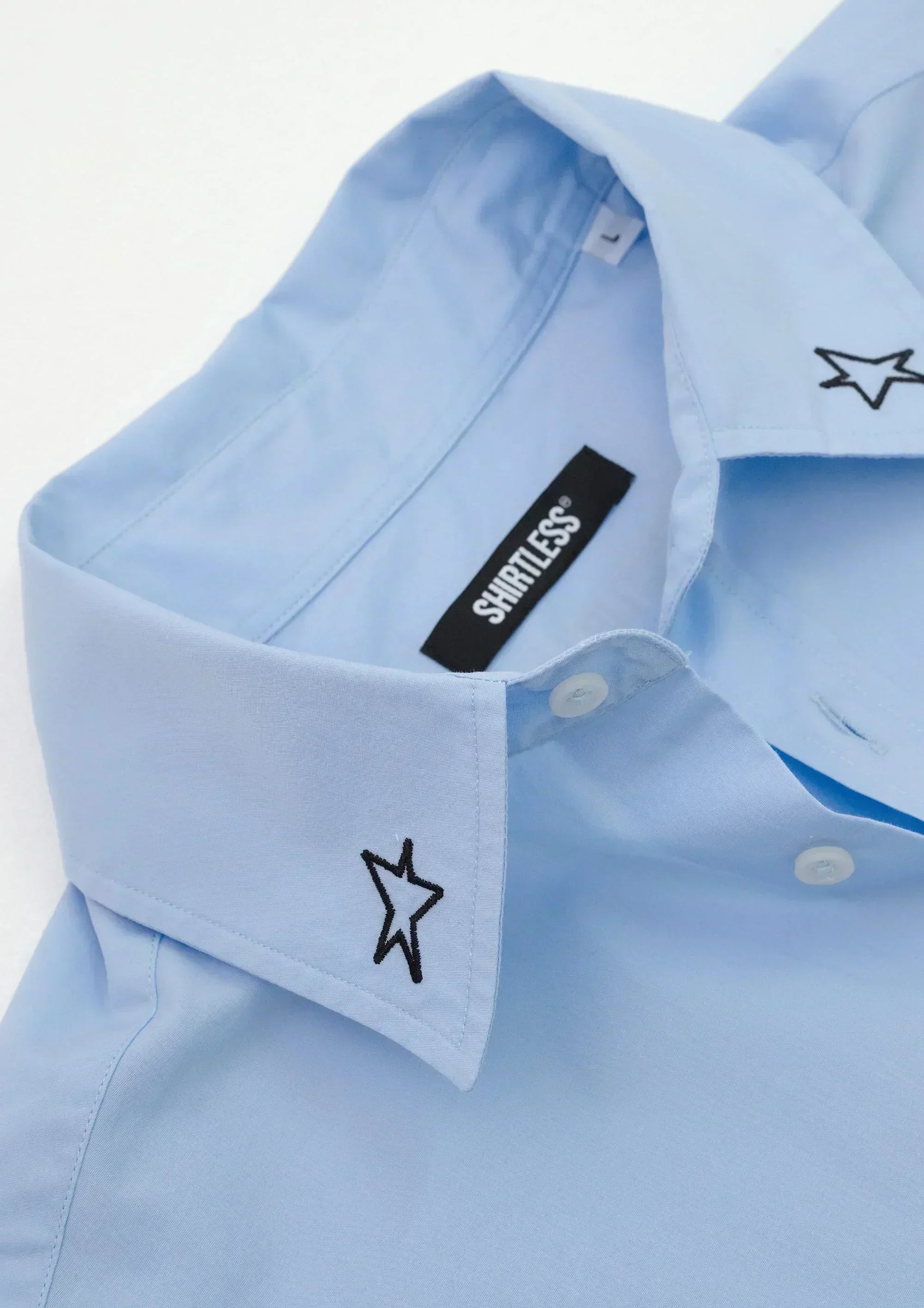 dettaglio_collo_camicia_celeste_shirtless