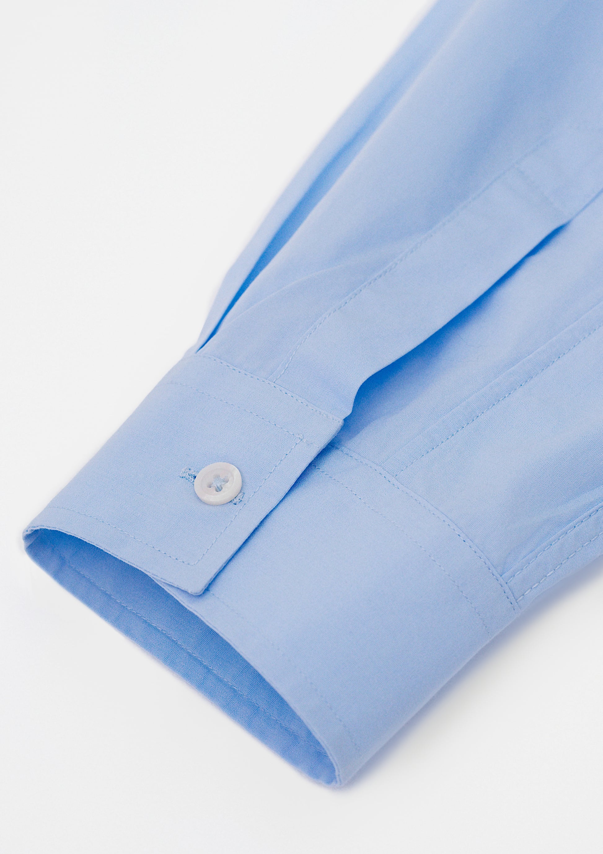 dettaglio_manica_camicia_celeste_shirtless
